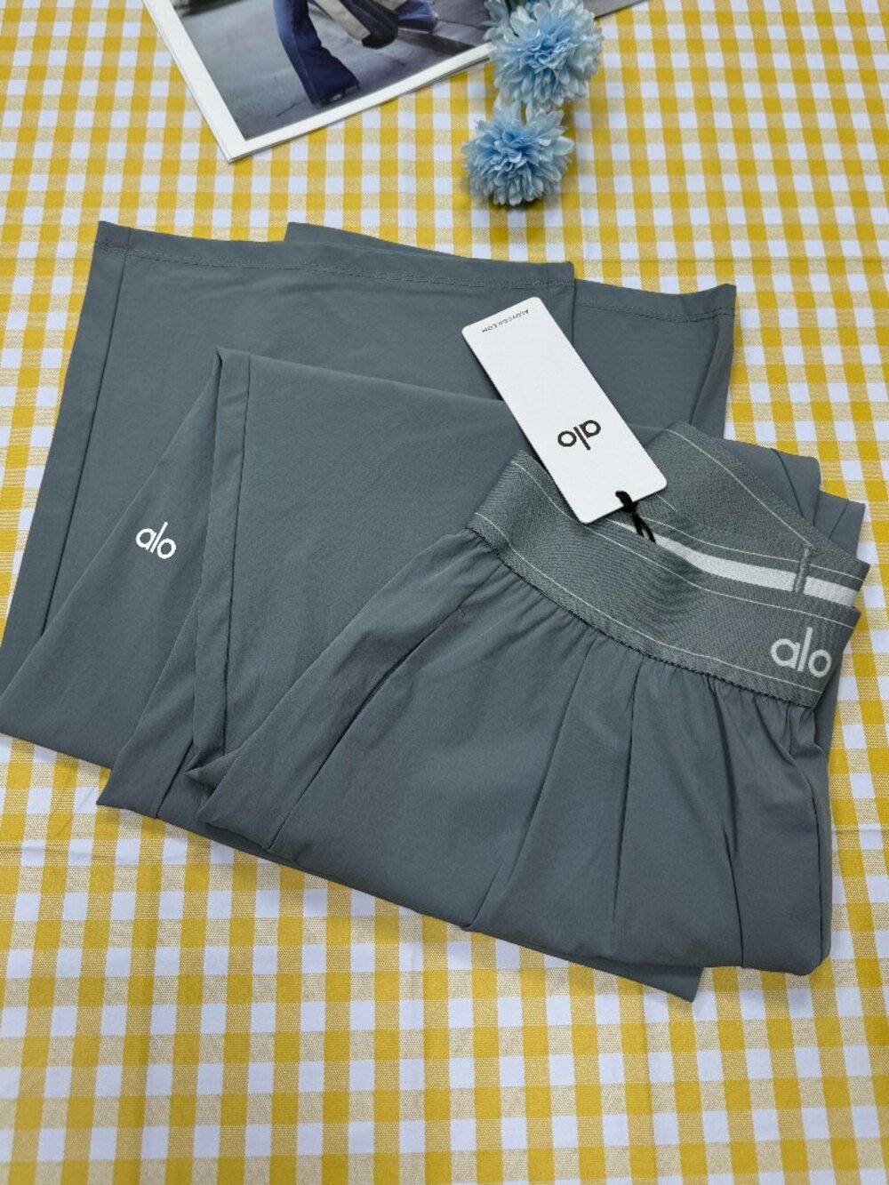 Regular ALO Yoga's new casual style trousers – Steel Grey  (Women’s) 🖤✨ - Picture 2 of 6